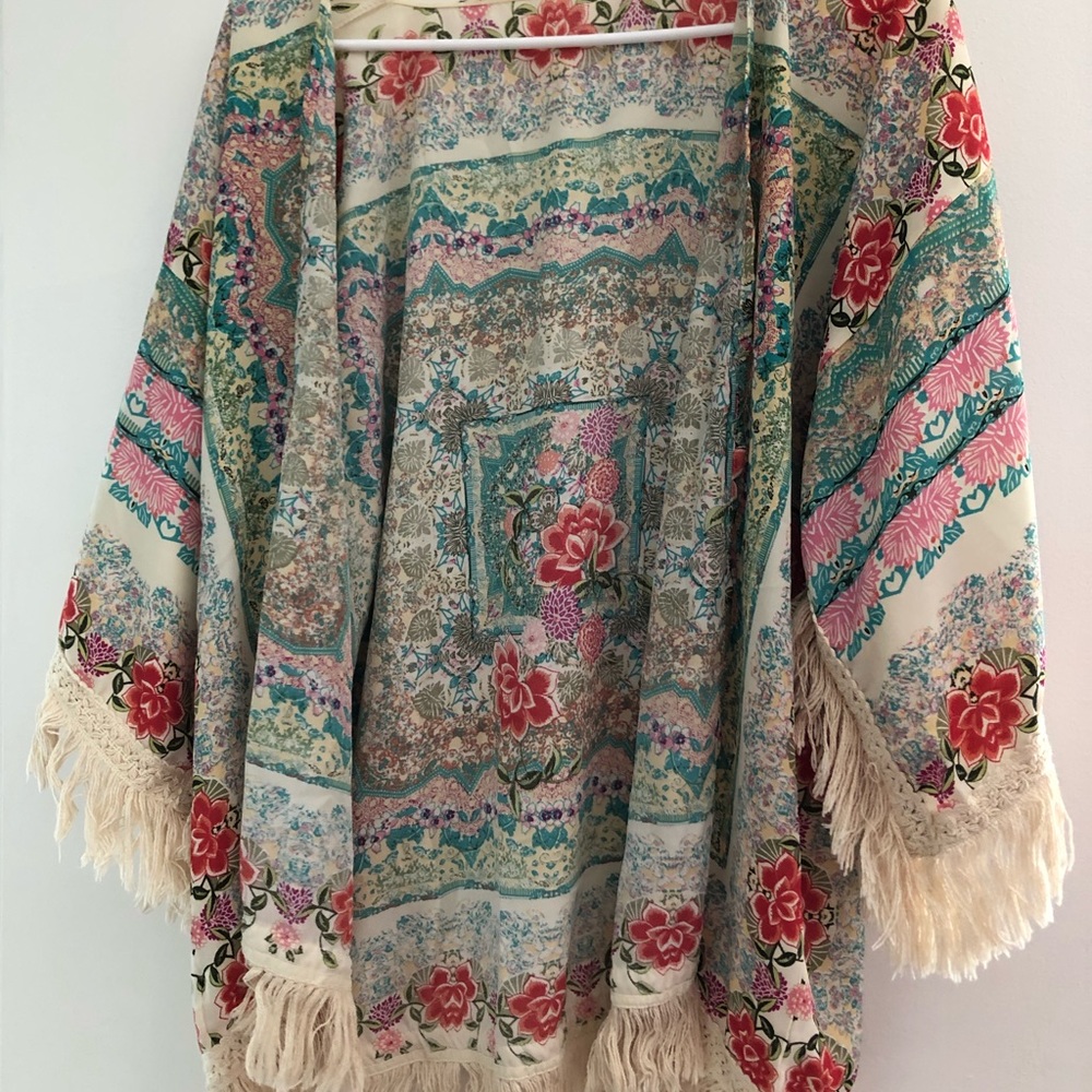Boutique unbranded kimono/beach coverup